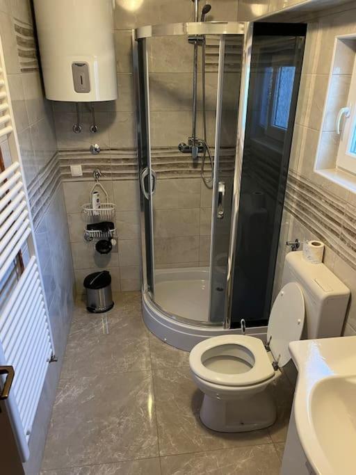 Room In Otocac Helena Экстерьер фото